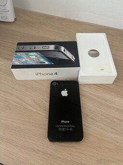 Nabiizím IPhone 4 Black - 3