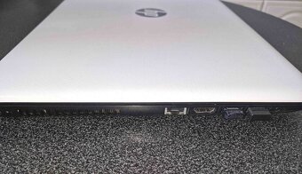 notebook HP 15-af112nc A6 6310, 8 GB, 180 SSD - 3