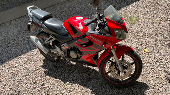 CBR 125R 2004 - 3