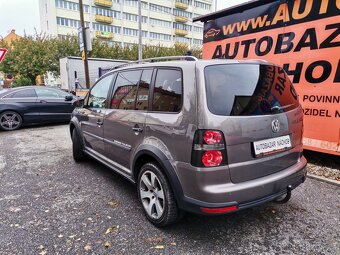 Volkswagen Touran 1.4TSi 103kw Cross 7míst - 3