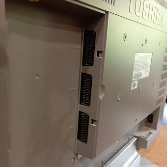 TOSHIBA - 3