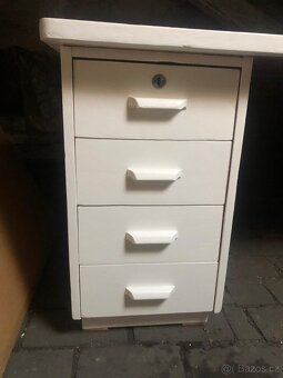 Retro dřevěný bílý psací stůl po repasu - 3