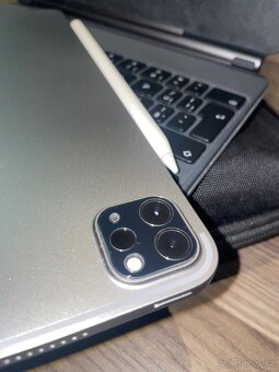 iPad Pro 11” M2 + Magic keyboard + Apple Pencil + obal - 3