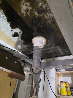 Akvarijní stojan - 3