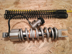 Centrální tlumič Suzuki DL650 V-strom - 3