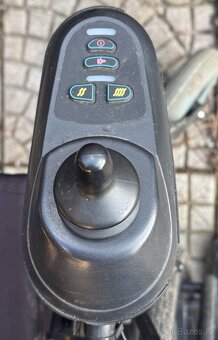 Elektrický invalidní vozík - 3