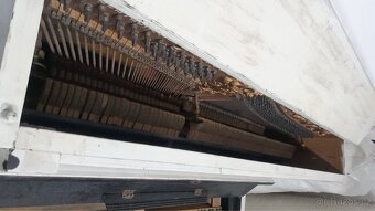 Klavír august förster - 3