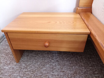 Prodám postel z masivu - 3