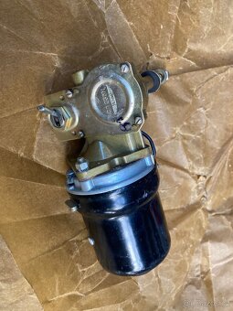 Gaz 69 predám novy motorček stieračov - 3
