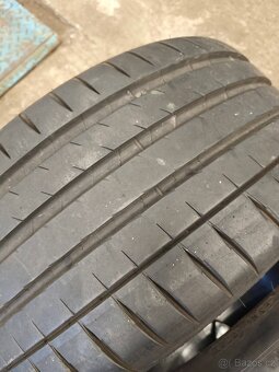 255/35/19 - 3