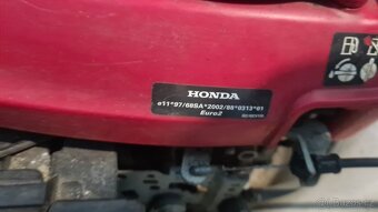 Benzinova sekacka Honda - 3