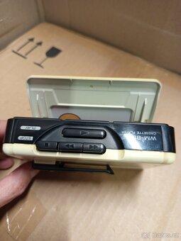 SONY WALKMAN WM B-10 - 3