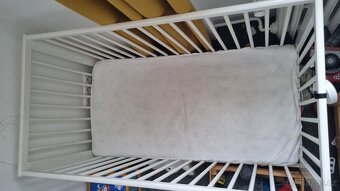 Postýlka Ikea s matrací Traumeland a ochranným prostěradlemo - 3