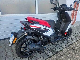 Aprilia SR Motard, 125cm3, r.v. 2014 - 3