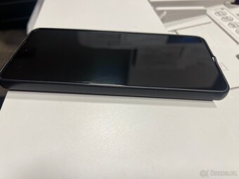 Motorola EDGE 30 256GB šedá - 3