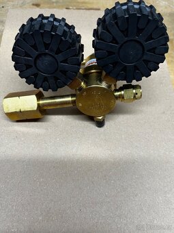 Redukční ventil na formovací plyn N2/H2 95/5 – 2 manometry - 3