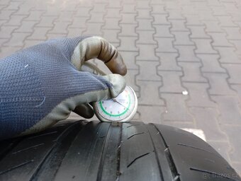 245/45/17 letní pneu continental - 3