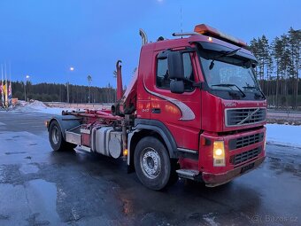 Volvo FM9 - nosič kontejnerů, ruka - 3