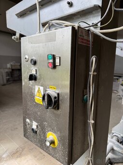 Překlápěč díží Artos - 3