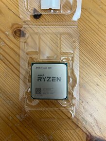 AMD RYZEN 5 2600 6jader 12vláken 3.9GHz Socket AM4 Funkční - 3