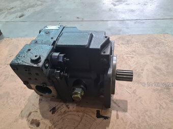 HYDRAUKICKÉ ČERPADLO VOLVO-2 - 3