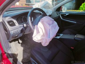 Volvo V60 D3 2,0D 110kw Náhradní díly - 3