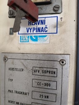 Dvousloupcový elektromechanický zvedák - 3