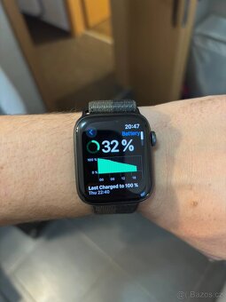 Apple Watch SE 44mm Space Gray - 3