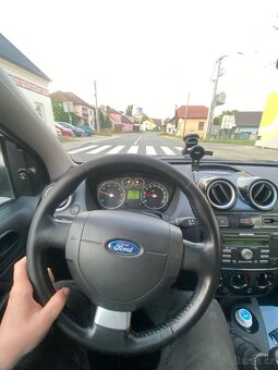Ford fiesta 1,3 lpg - 3