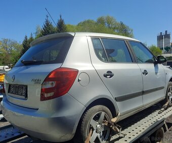 nd ze škoda fabia 2, 1.2.HTP 44kW, stříbrná - 3