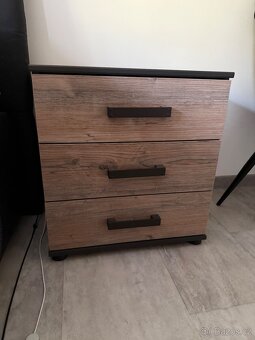 Šatní skříň, komoda a noční stolky - 3