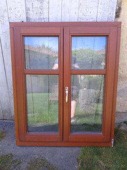 2 kusy - Dřevěné modřínové okno 100 x 120 cm - 3