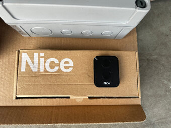 El. pohony dvoukřídlé brány do 7 m - 3