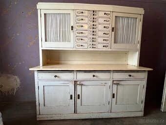 Prodám krásný starožitný prvorepublikový kuchyňský kredenc z - 3