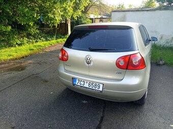 Prodám vw golfa 5 generace rok výroby 2005 - 3