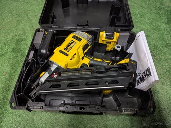 hřebíkovačka DeWALT DCN692P2 - 3