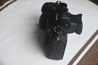 NIKON Z6+přísluš. 15 700,- - 3