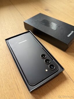 Samsung Galaxy S23 256GB černý - 3