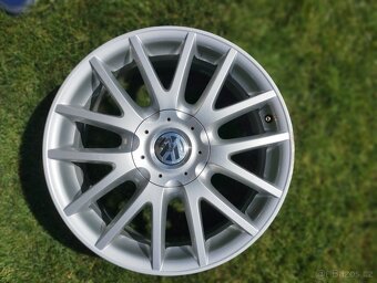 Prodám sadu originálních 17" disků VW - 3