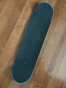 Skateboard deska, kolečka, trucky a hardware - 3