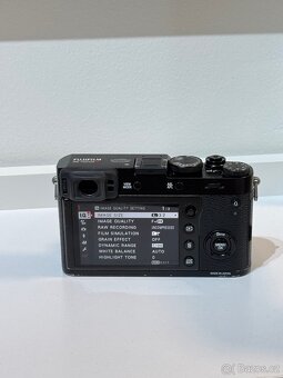 Fujifilm X100F - 2 baterie, filtr, nabíječka - 3