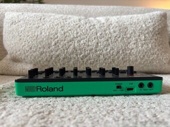 Roland S-1 - 3