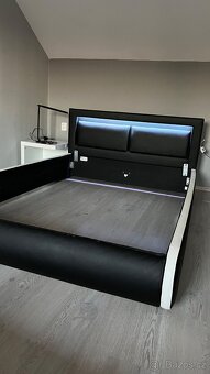 Postel s LED osvětlením - 3