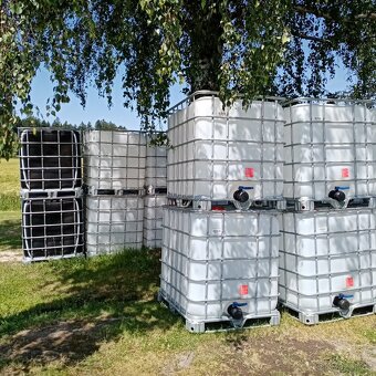 IBC nádrže kontejnery na 1000 litrů černé bílé - 3
