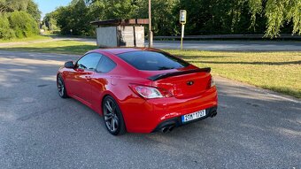 Hyundai Genesis Coupe 3.8 V6 (223kw) manuál - 3