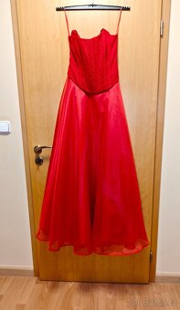Svatební šaty červené - 3