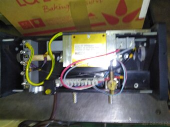 Rozvaděč od laseru - 3