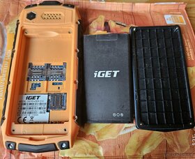 Tlačítkový mobilní telefon iGET Defender D10 - 3
