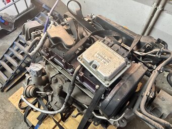 Motor 1.8T AUM kompletní včetně převodovky - 3