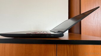 Lenovo Laptop Legion Y520 (15”) - i5, GTX 1050 - 3
